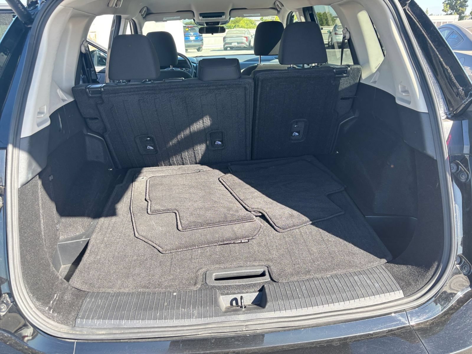 Used 2025 Nissan Rogue SV FWD image 32