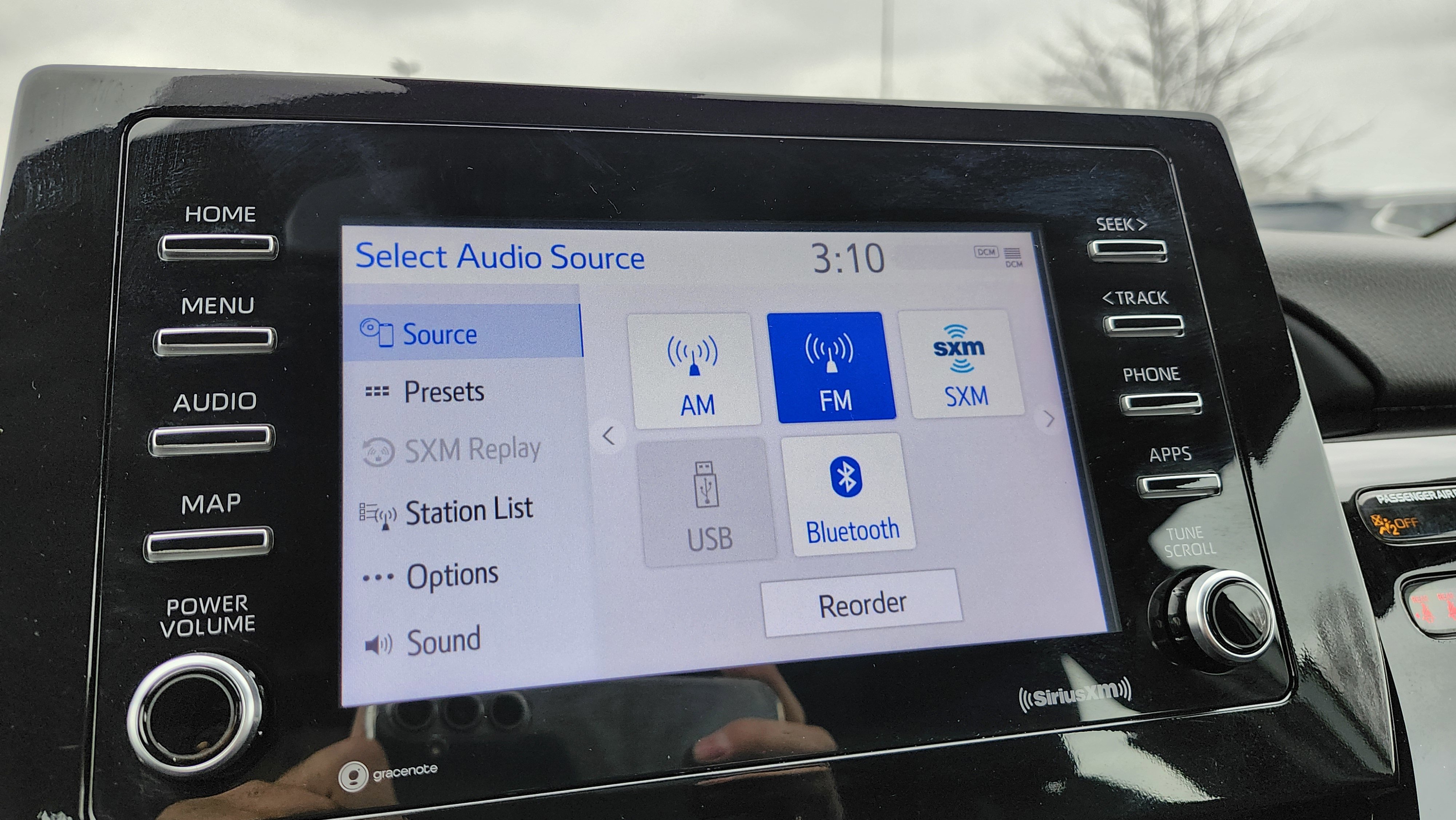 Used 2023 Toyota Camry SE image 4