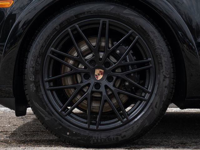 New 2026 Porsche Cayenne GTS image 12