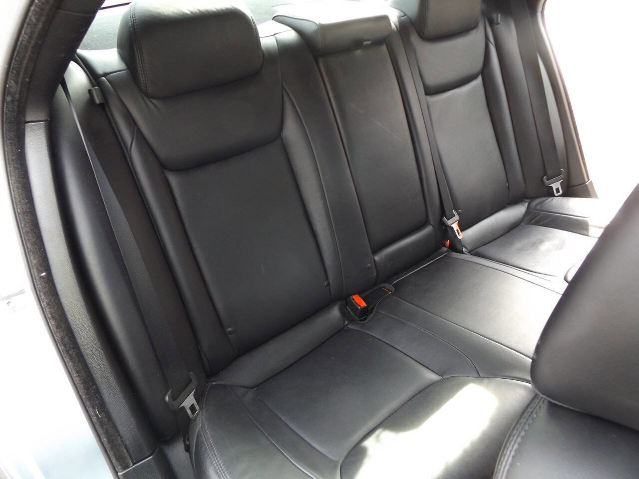 Used 2013 Chrysler 300 w/ Driver Convenience Group image 23