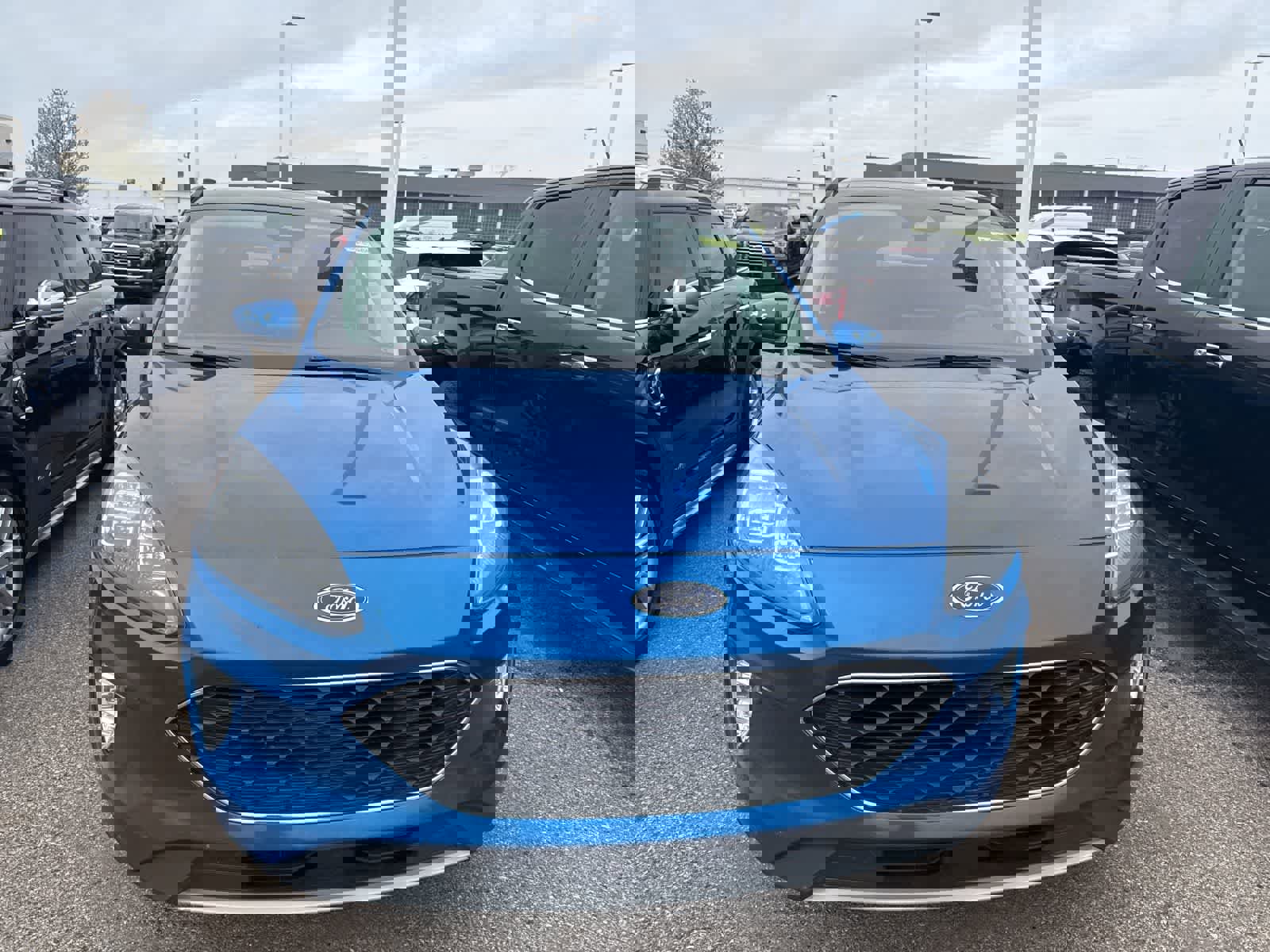 Used 2021 Ford Escape Titanium FWD image 4