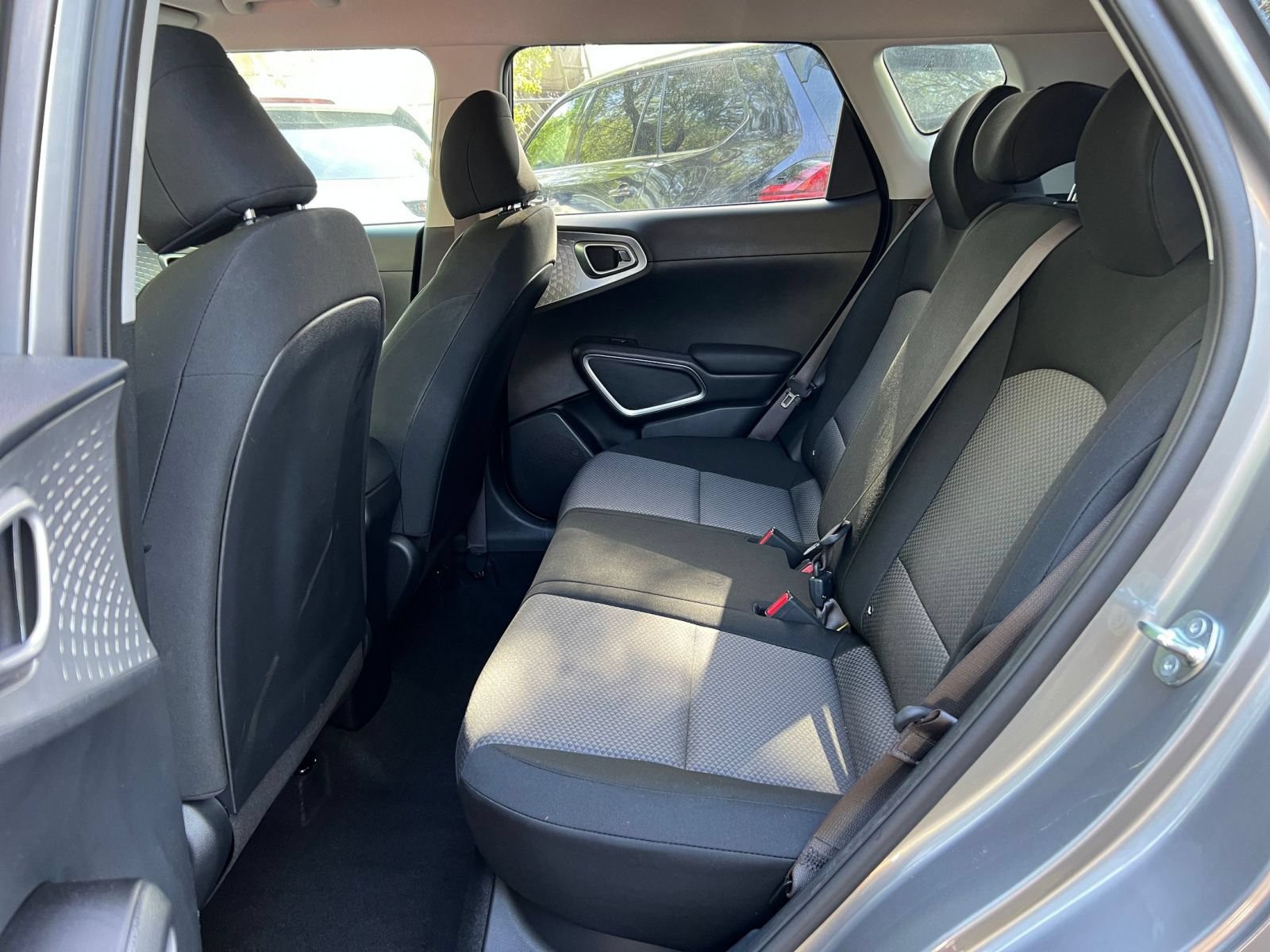 Used 2025 Kia Soul LX w/ LX Technology Package FWD image 37