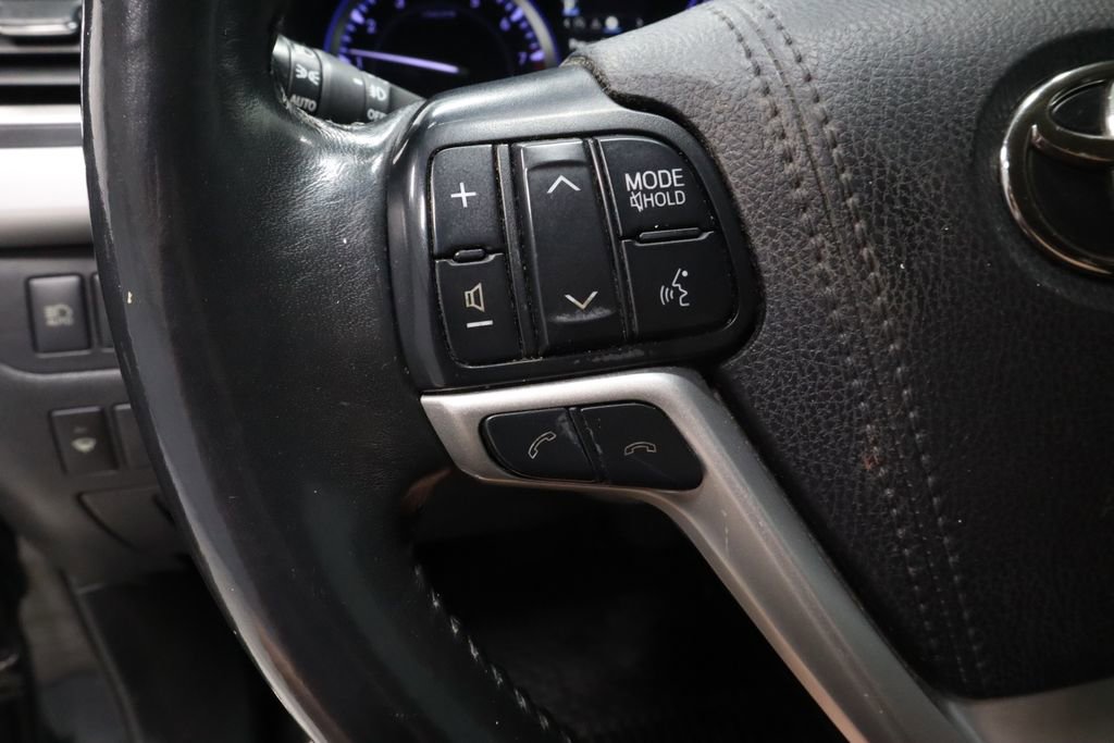 Used 2019 Toyota Highlander Limited AWD/4WD image 28
