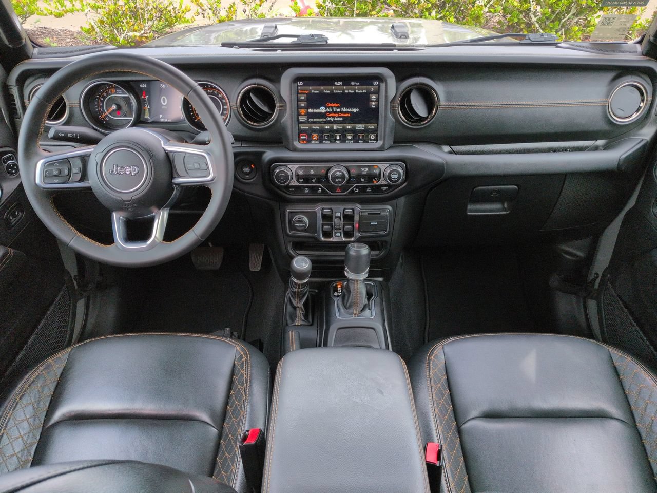 Used 2023 Jeep Gladiator Overland AWD/4WD image 15