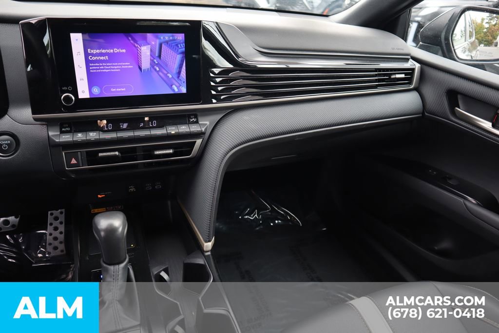 Used 2025 Toyota Camry SE image 34