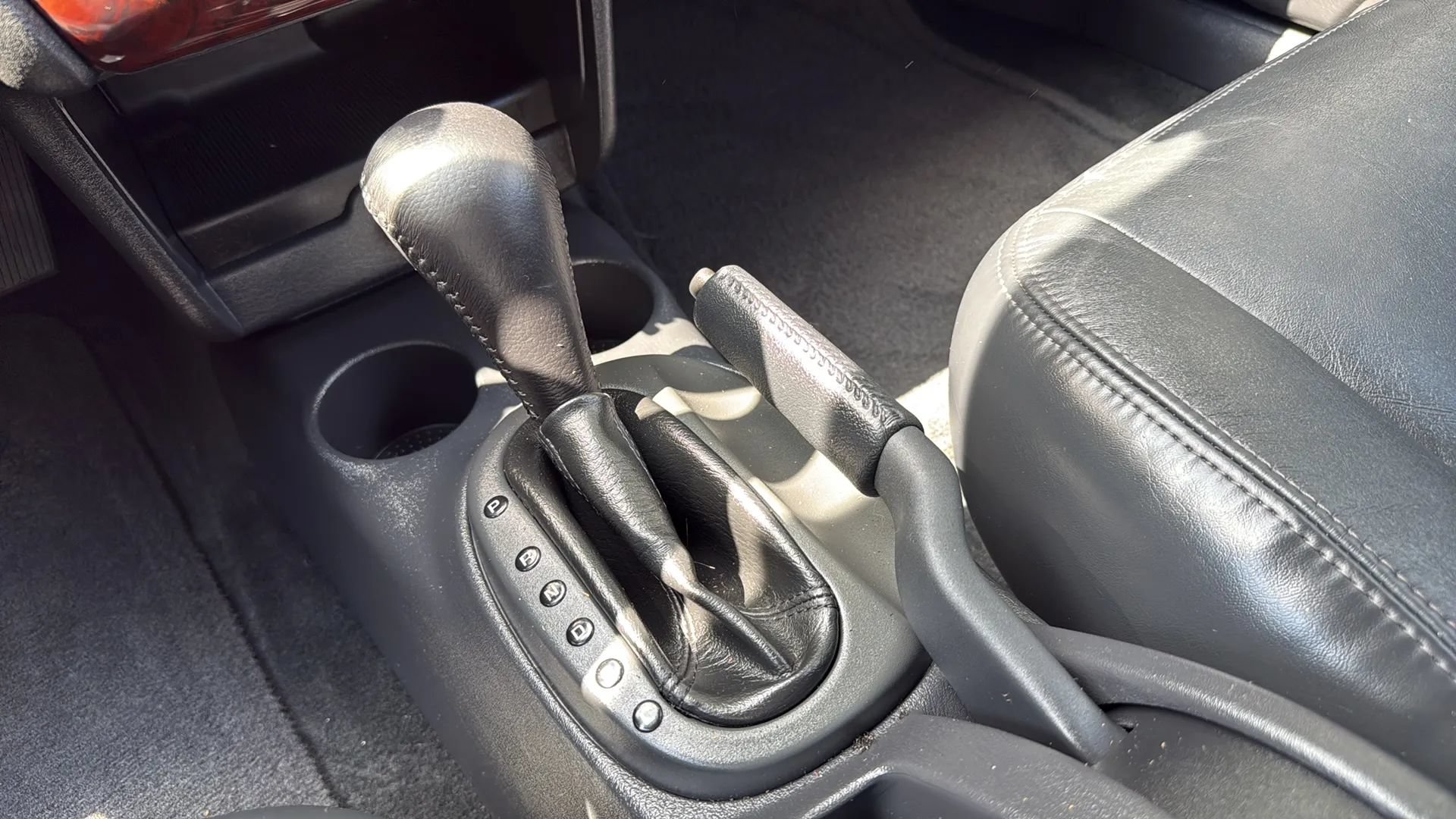 Used 2002 Chrysler Sebring LXi w/ Security Group FWD image 33
