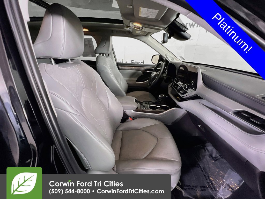 Used 2025 Toyota Highlander Platinum AWD/4WD image 17