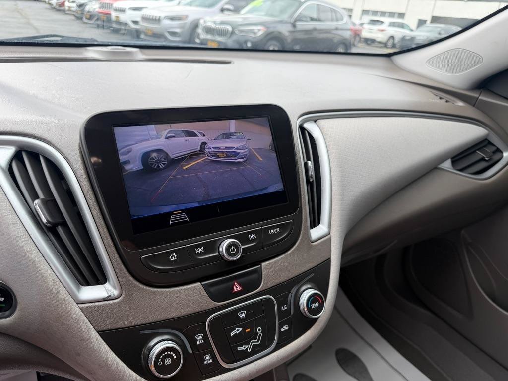 Used 2019 Chevrolet Malibu LS FWD image 32