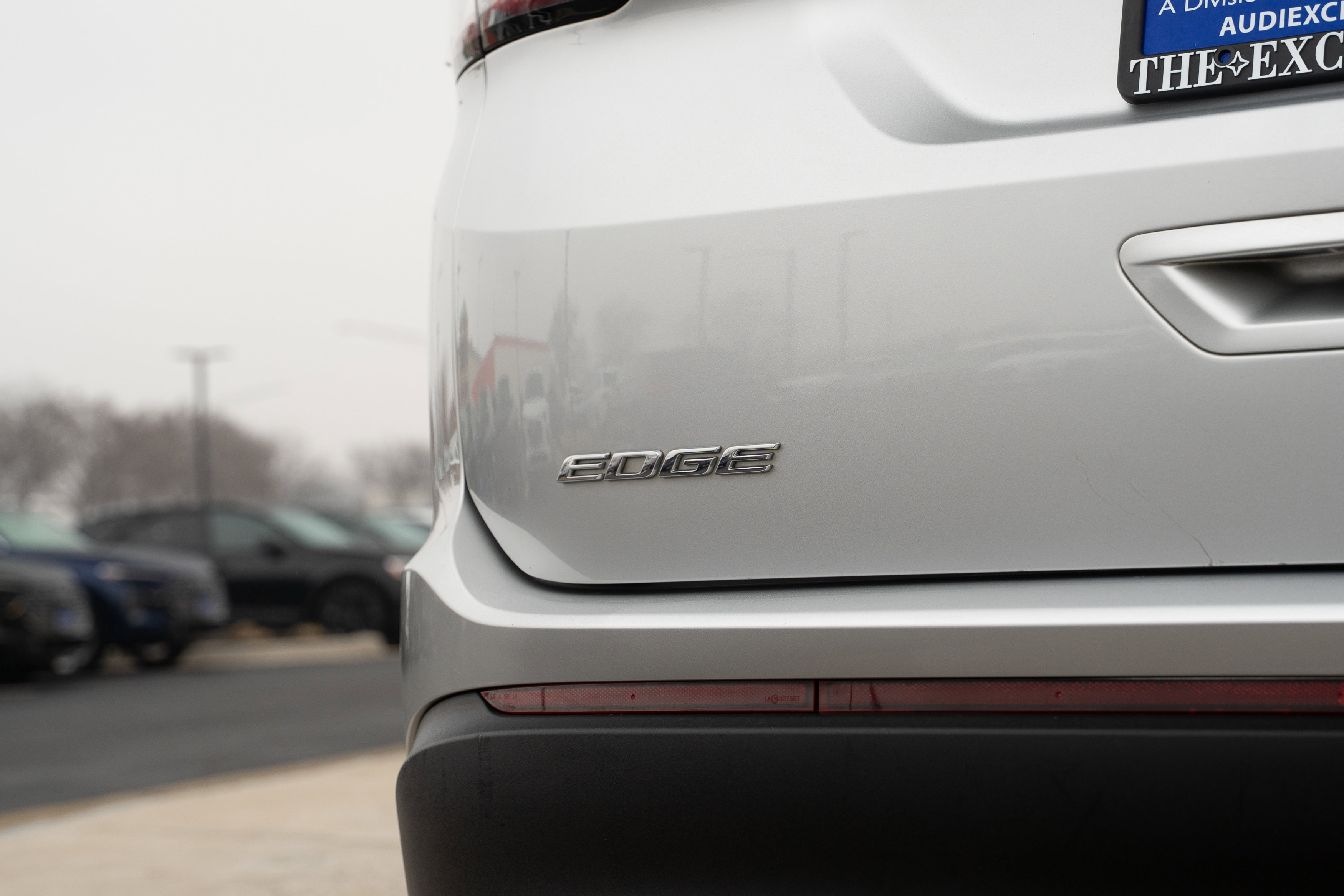 Used 2018 Ford Edge SE image 26