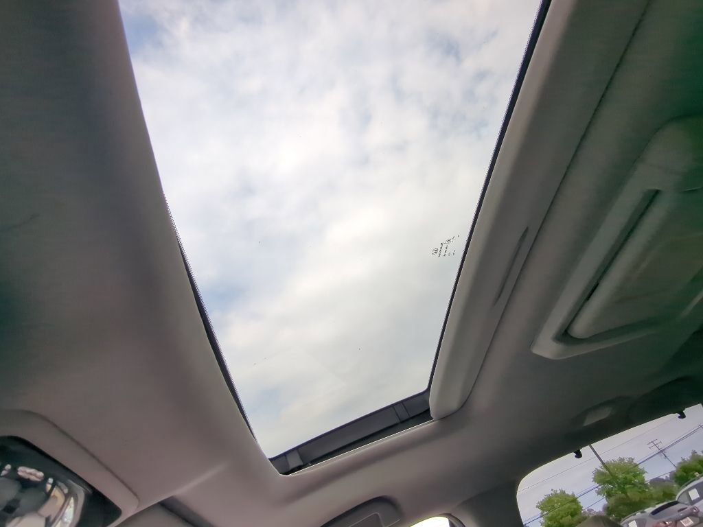 Used 2017 Honda Pilot Elite image 19