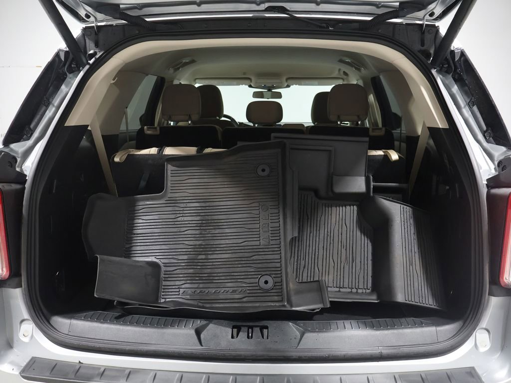 Used 2022 Ford Explorer XLT image 22