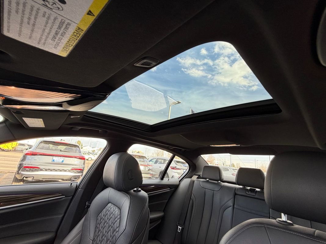 Used 2023 BMW 530e xDrive image 36