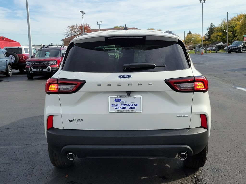 New 2026 Ford Escape ST-Line w/ Cold Weather Package AWD/4WD image 5