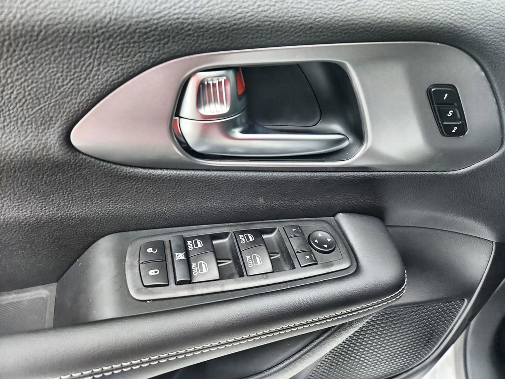 New 2026 Chrysler Pacifica Select FWD image 13