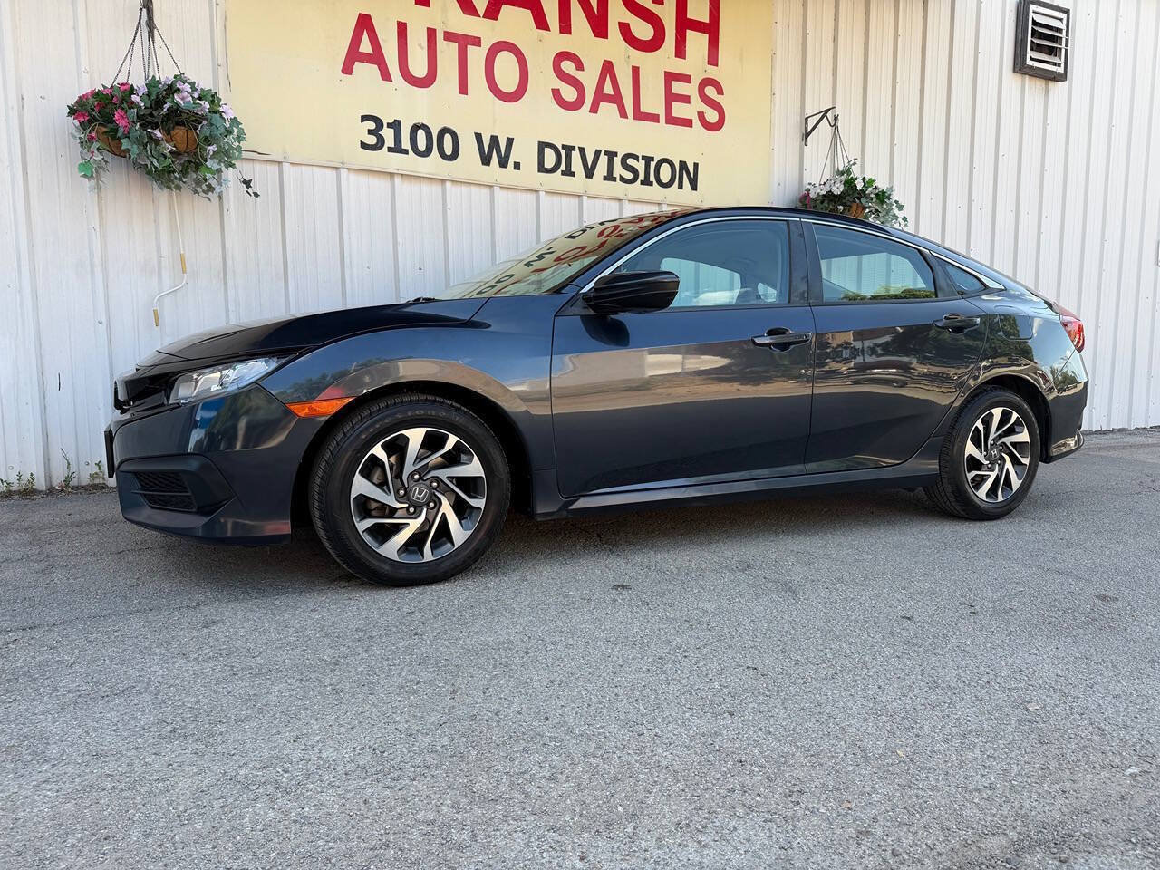 Used 2018 Honda Civic EX image 9