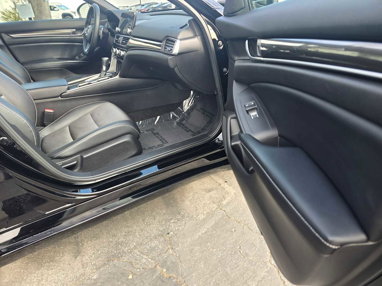 Used 2018 Honda Accord Sport image 10