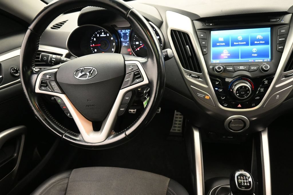 Used 2014 Hyundai Veloster w/ Style Package 02 FWD image 11