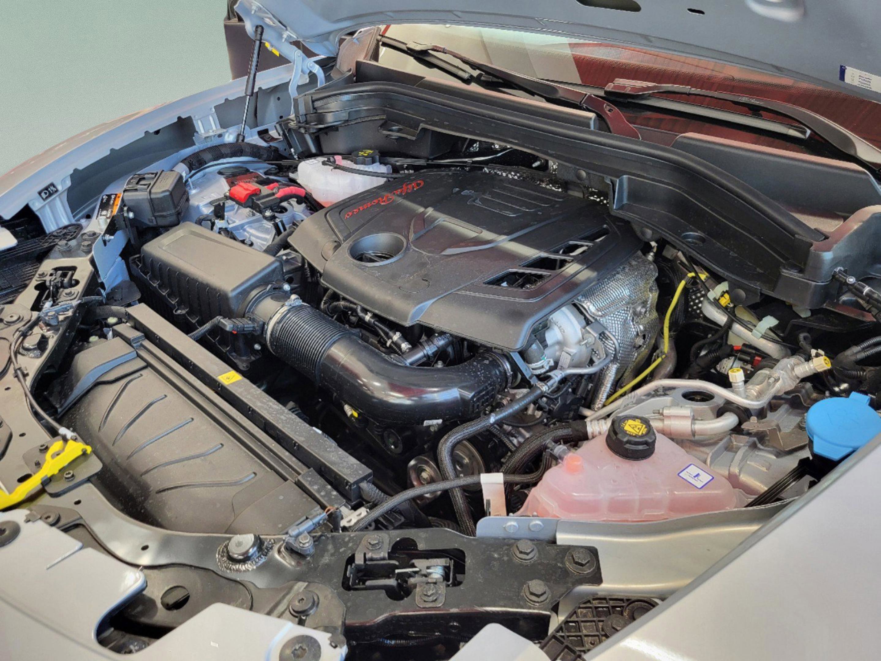 New 2025 Alfa Romeo Stelvio Sprint image 76