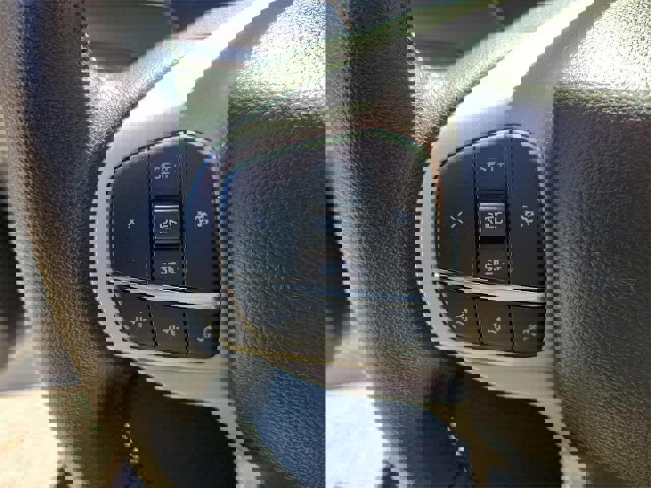 Used 2023 Ford Explorer XLT w/ Equipment Group 202A image 21