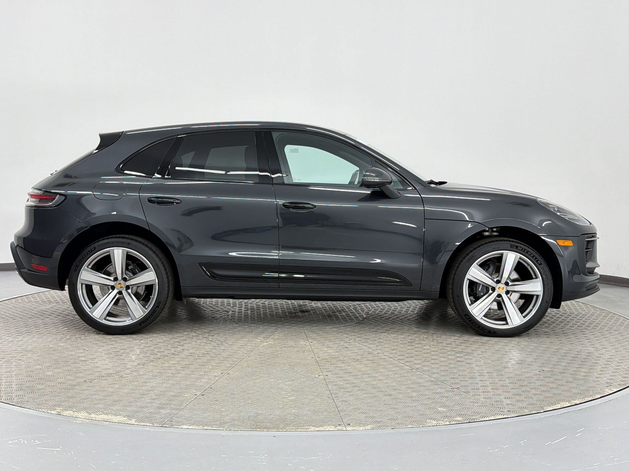 New 2026 Porsche Macan AWD/4WD image 8