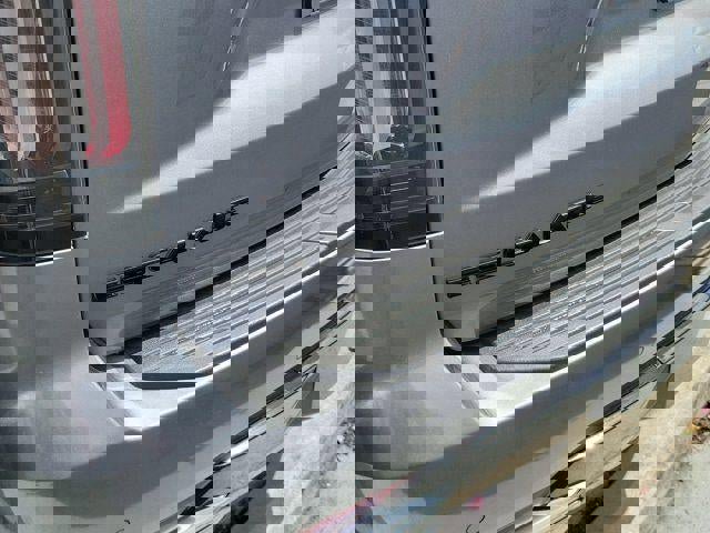 Used 2022 Cadillac Escalade Premium Luxury Platinum image 4