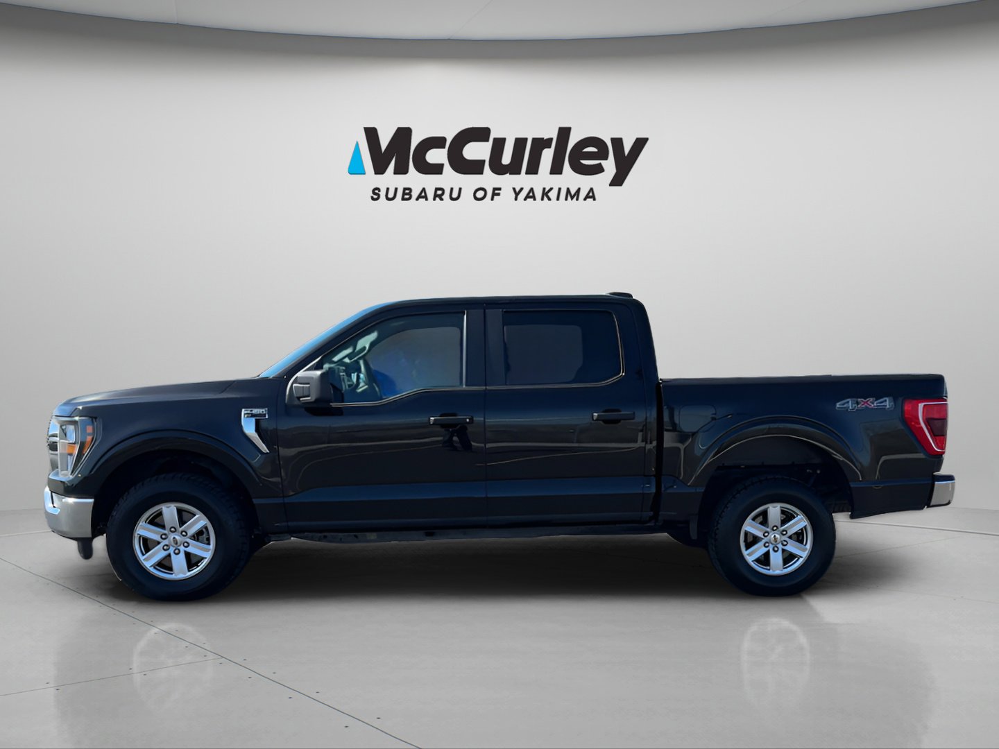 Used 2023 Ford F150 XLT w/ Trailer Tow Package image 3