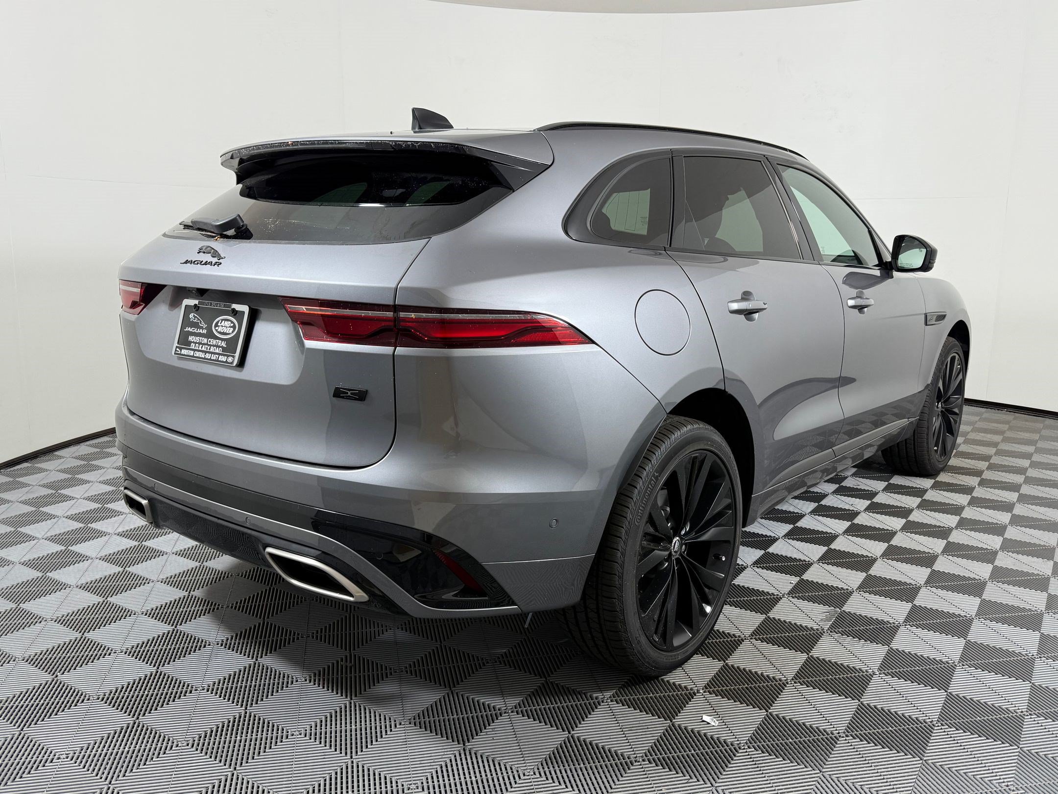 New 2026 Jaguar F-PACE R-Dynamic S AWD/4WD image 9