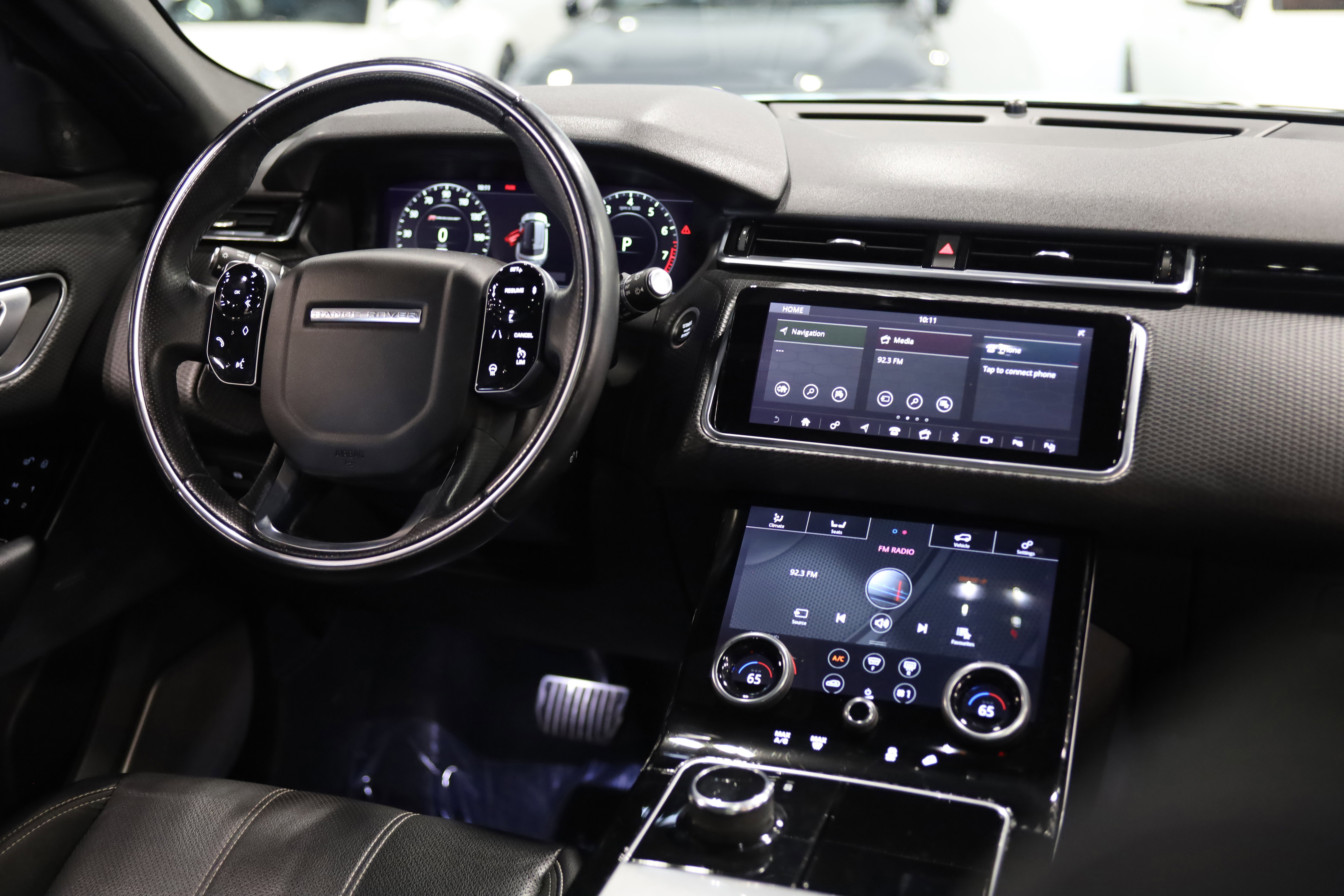Used 2019 Land Rover Range Rover Velar R-Dynamic SE image 30