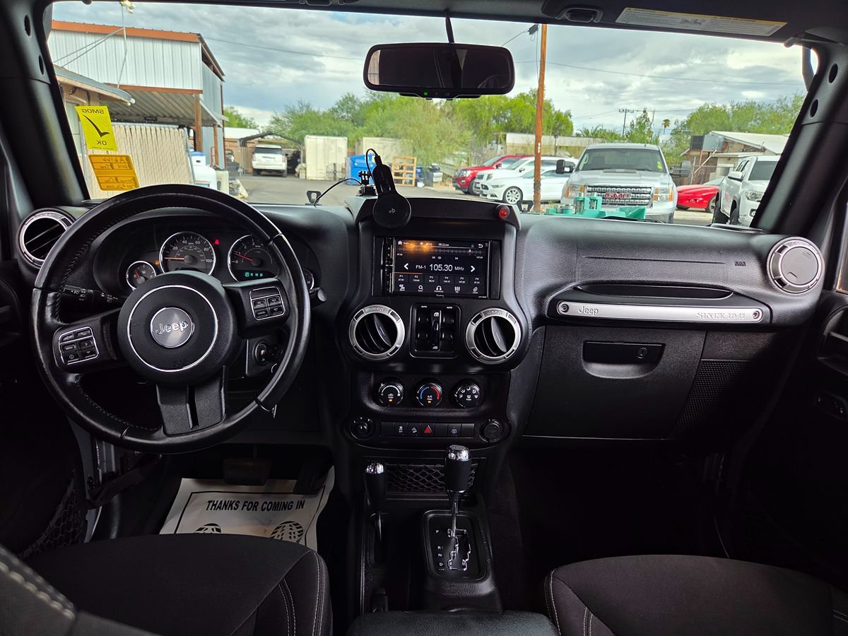 Used 2018 Jeep Wrangler Unlimited Sahara w/ Connectivity Group AWD/4WD image 40