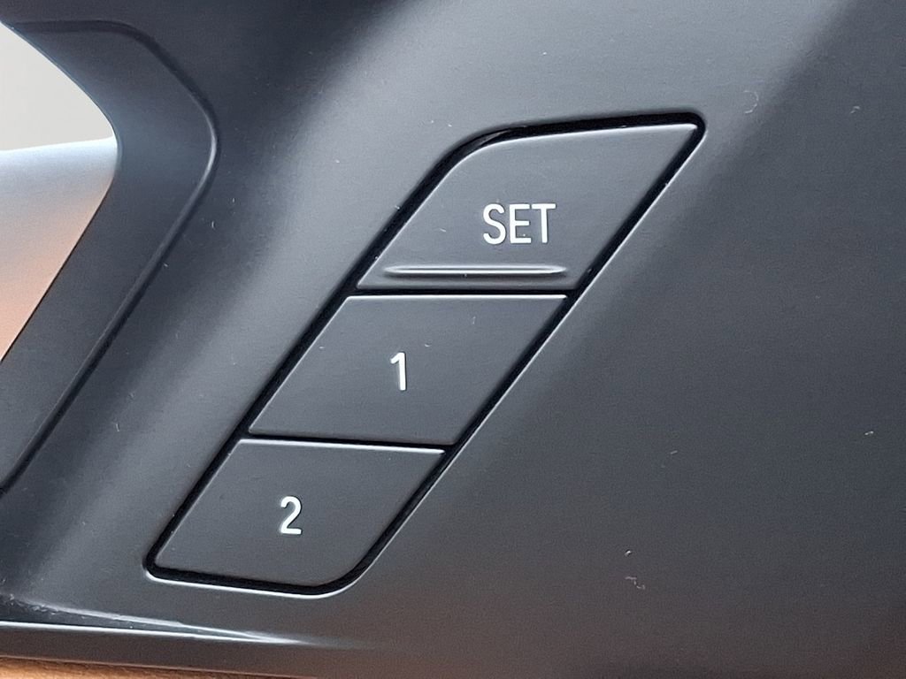 Used 2023 BMW X5 xDrive40i w/ Premium Package image 28