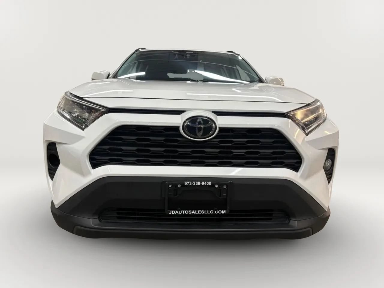 Used 2019 Toyota RAV4 XLE Premium w/ Cold Weather Package AWD/4WD image 8