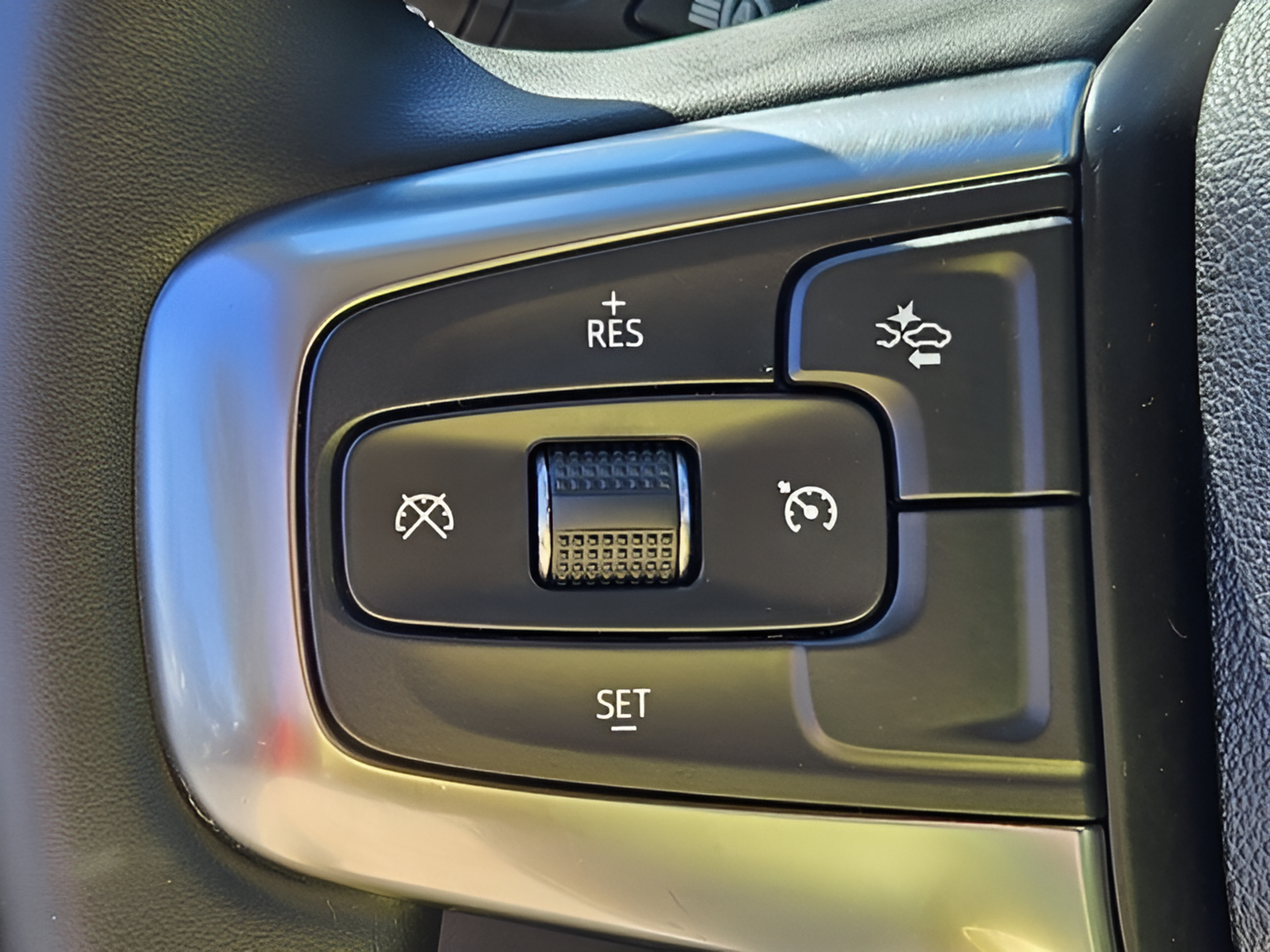 Used 2024 Chevrolet Blazer LT w/ Midnight/Sport Edition FWD image 23