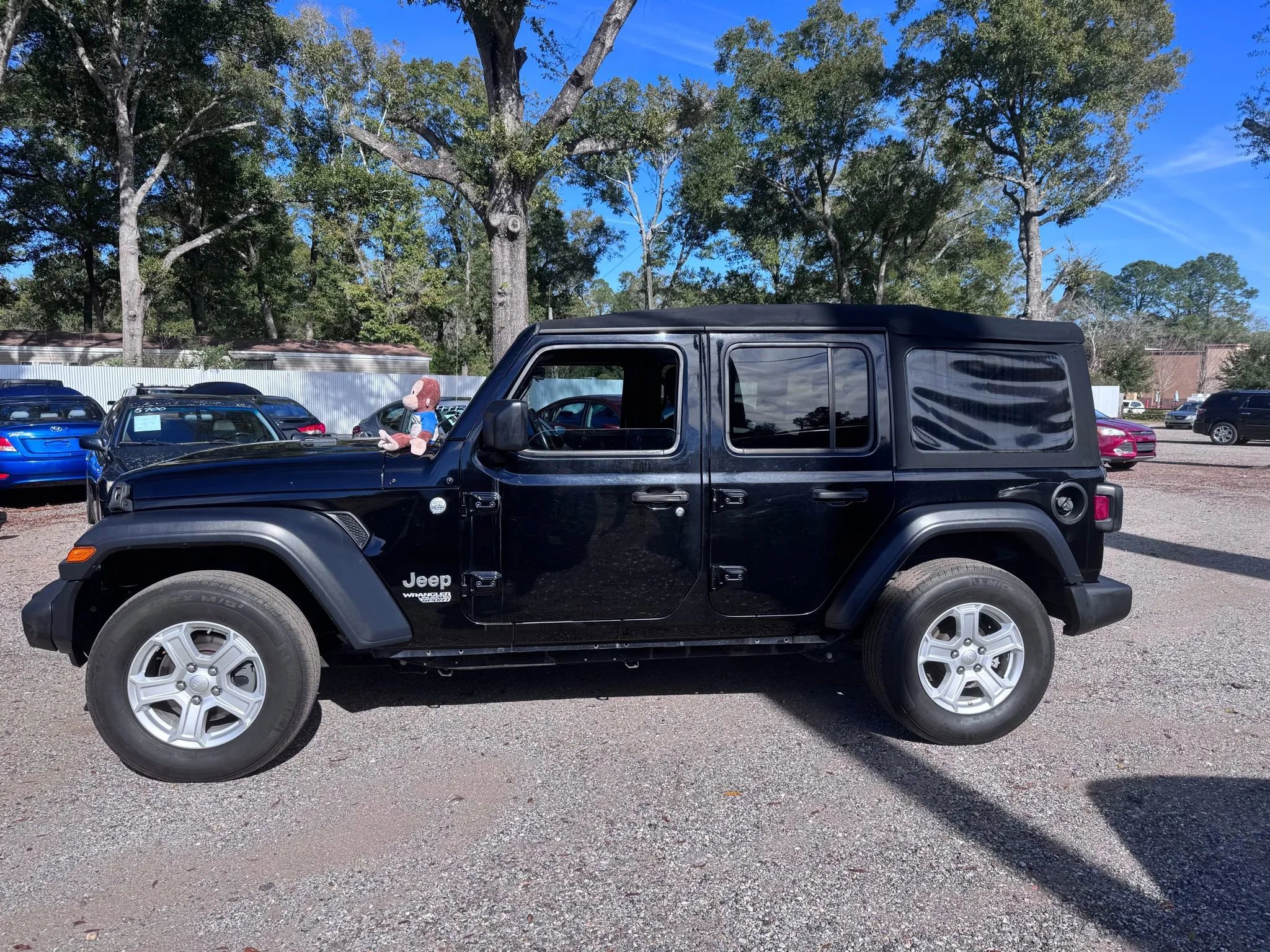 Used 2018 Jeep Wrangler Unlimited Sport S image 2