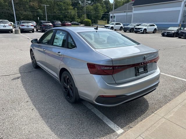 New 2025 Volkswagen Jetta SE image 5