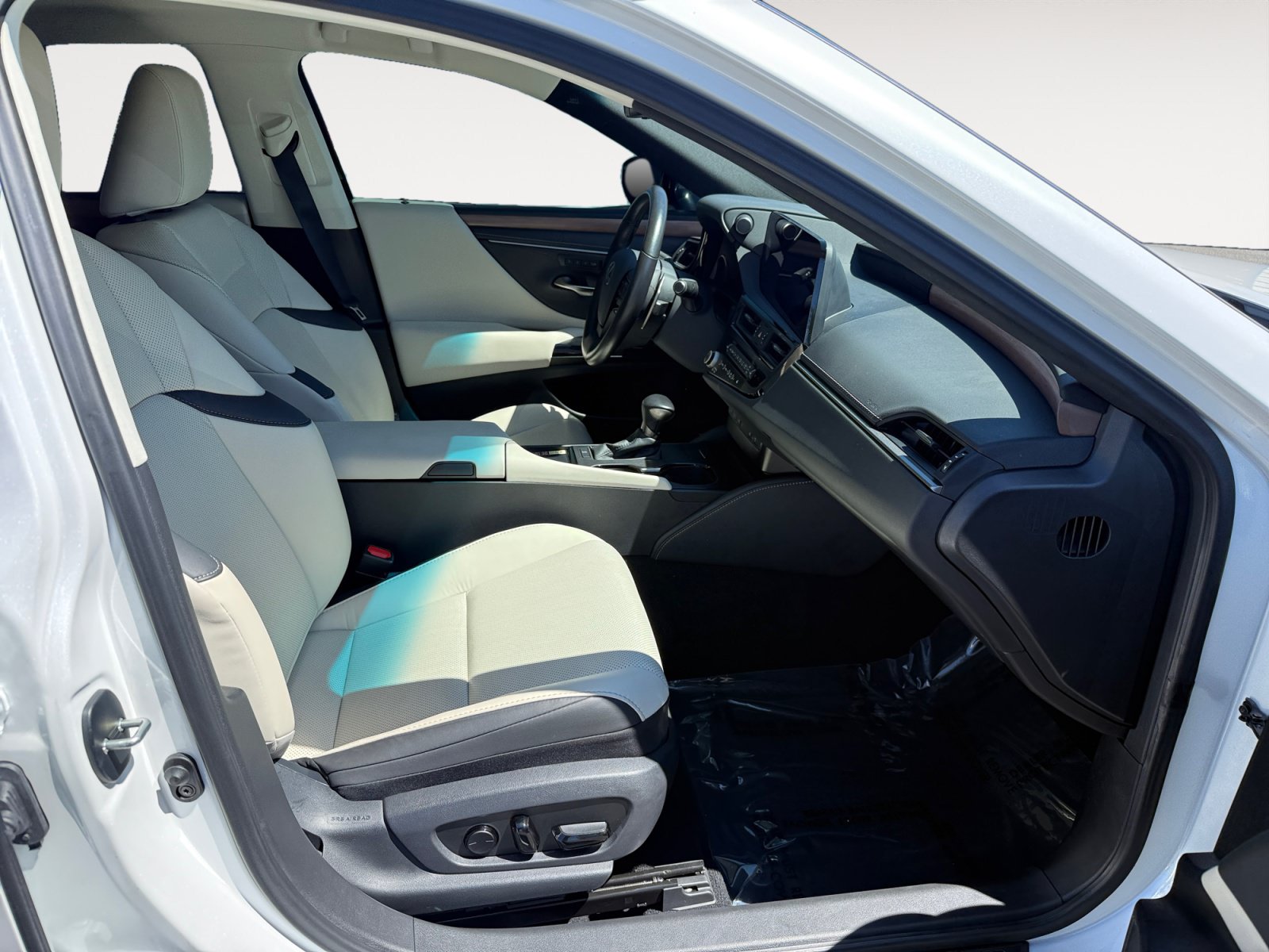 Used 2025 Lexus ES 350 w/ Premium Package FWD image 19