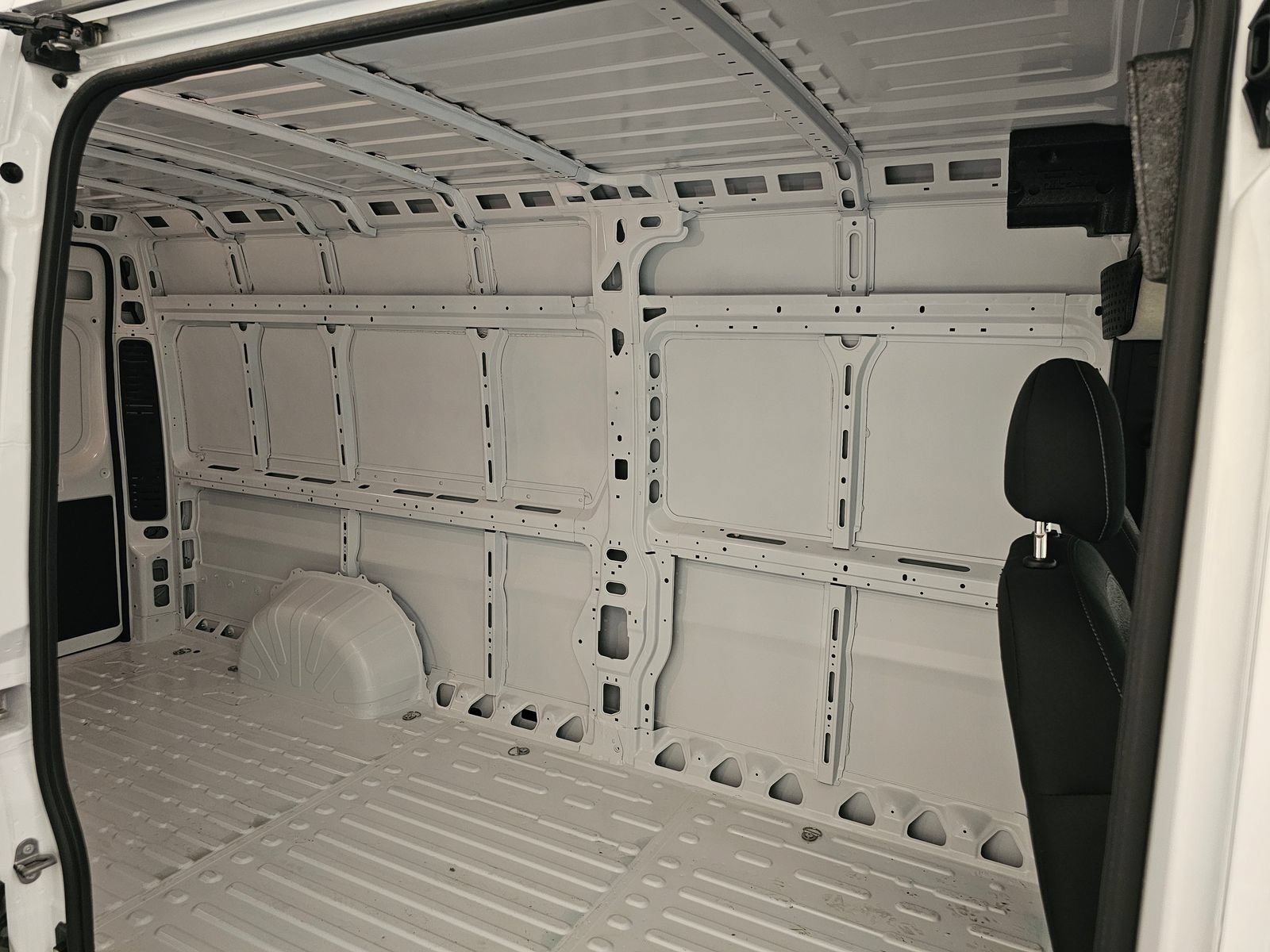 New 2026 RAM ProMaster 3500 FWD image 16