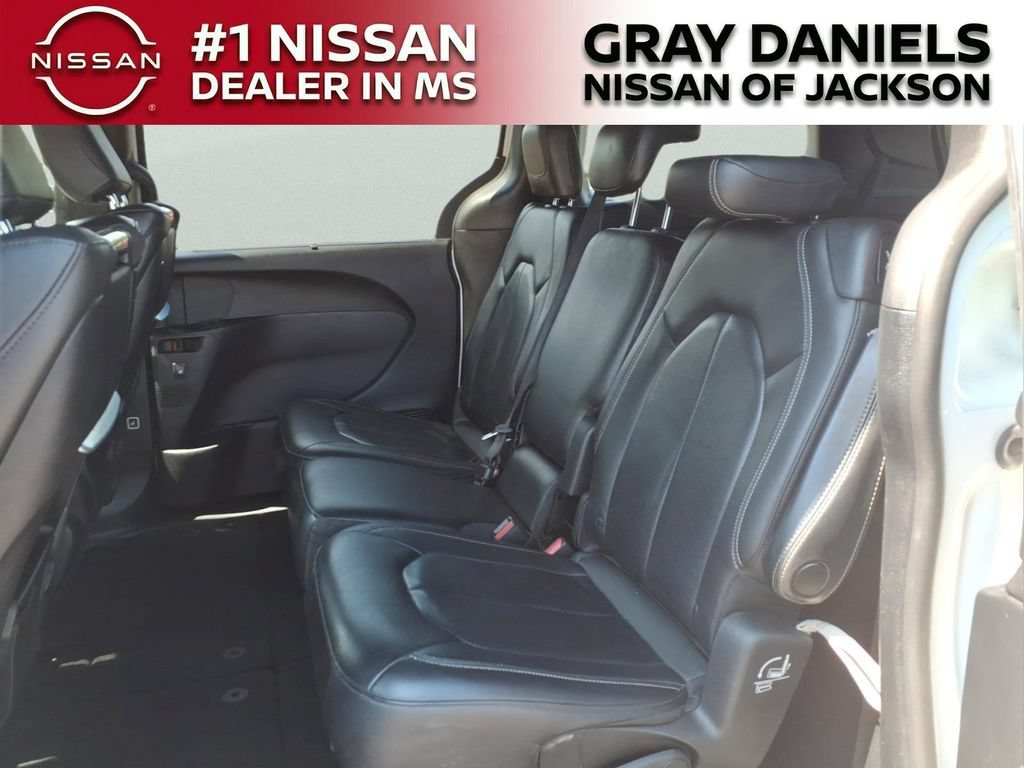 Used 2020 Chrysler Pacifica Touring-L Plus FWD image 26