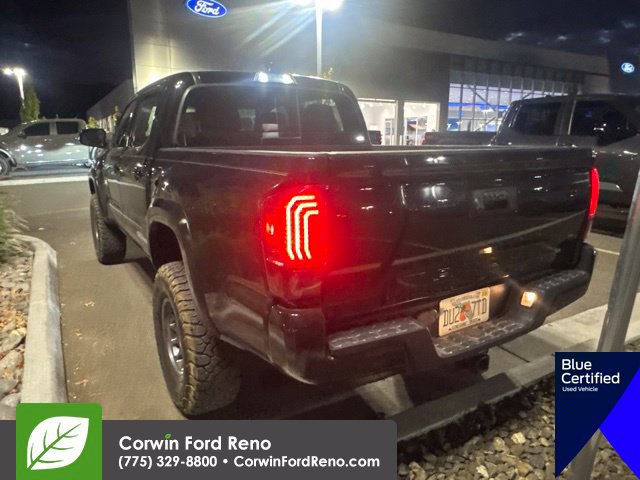 Used 2022 Toyota Tacoma SR5 w/ Technology Package AWD/4WD image 4