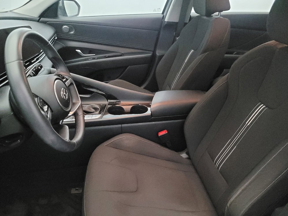 Used 2023 Hyundai Elantra SEL w/ Convenience Package image 17