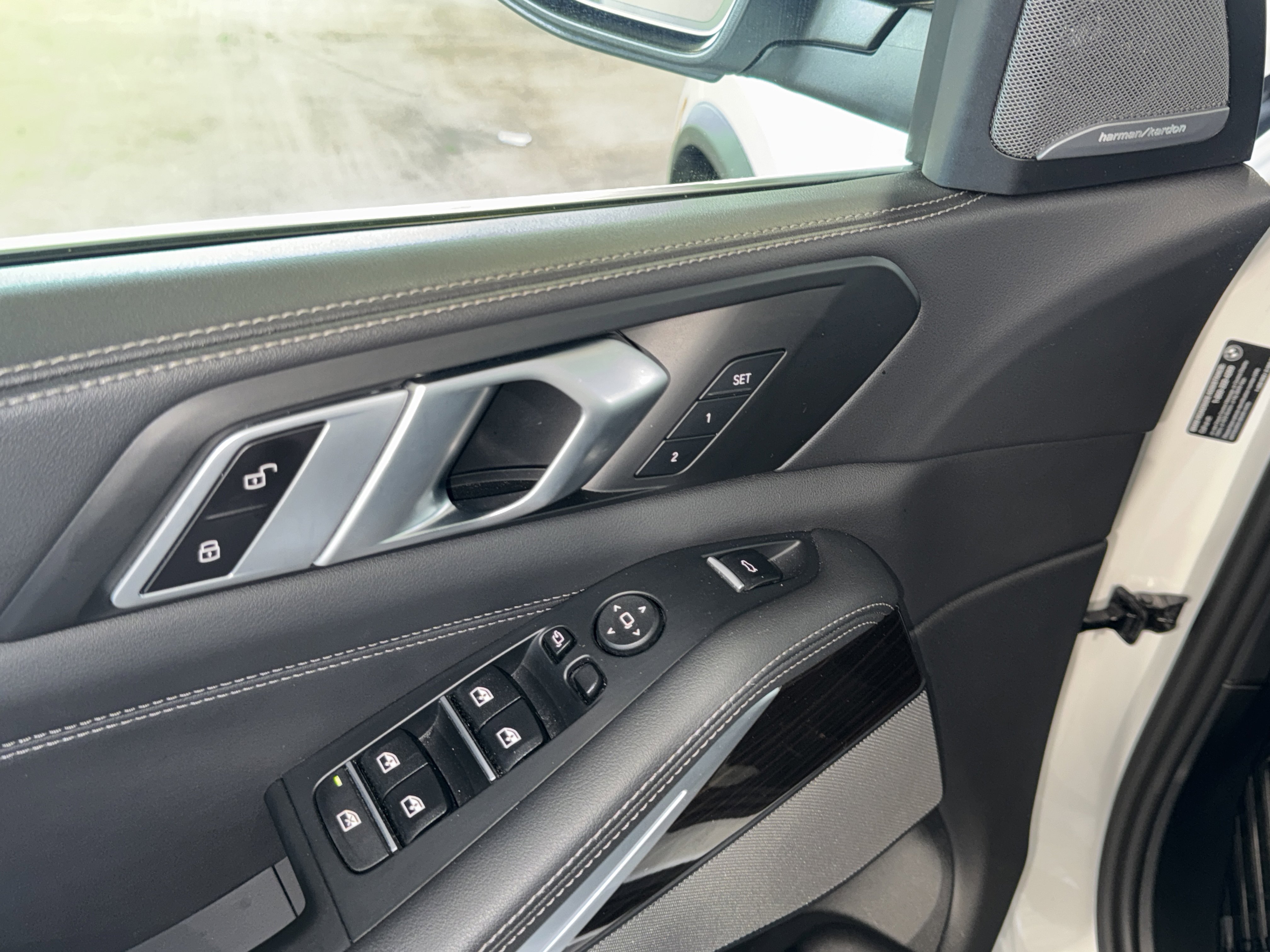 Used 2025 BMW X5 sDrive40i w/ Premium Package image 18