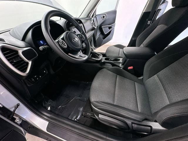 Used 2020 Kia Soul S FWD image 14