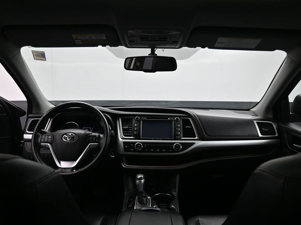 Used 2016 Toyota Highlander XLE image 22
