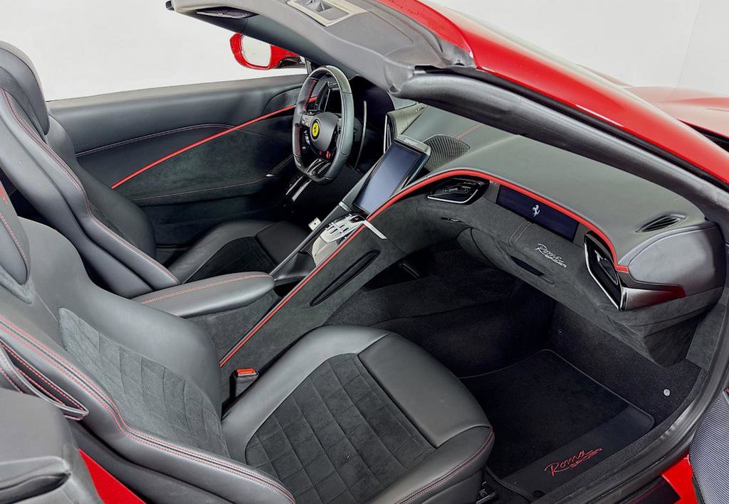 Used 2024 Ferrari Roma Spider image 13