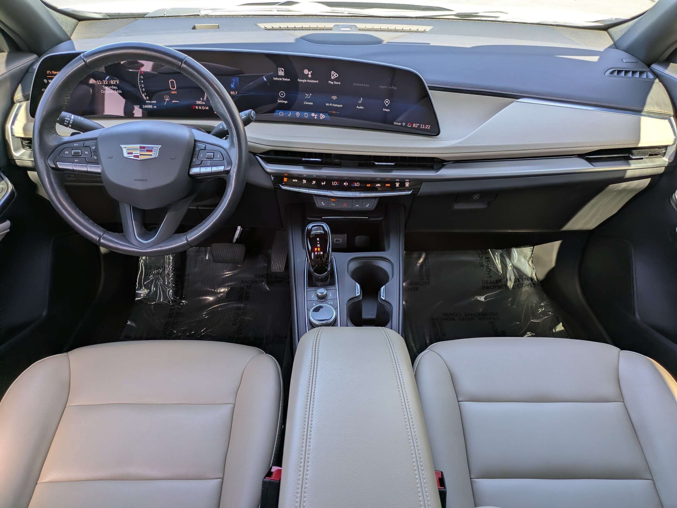 Used 2024 Cadillac XT4 Luxury w/ Cold Weather Package FWD image 12