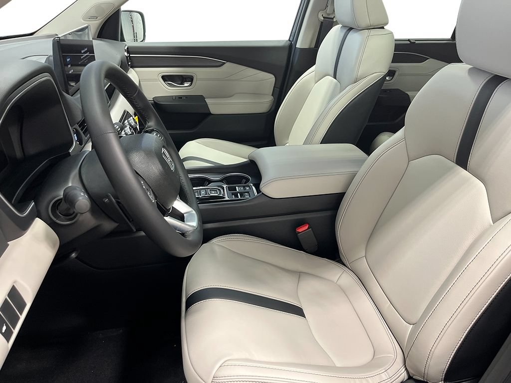 New 2026 Honda Pilot Touring image 13