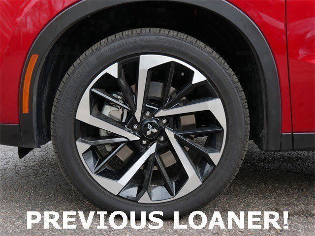 Used 2025 Mitsubishi Outlander SE image 9