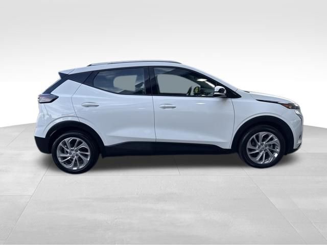 Used 2023 Chevrolet Bolt EUV LT w/ Driver Confidence Package image 6