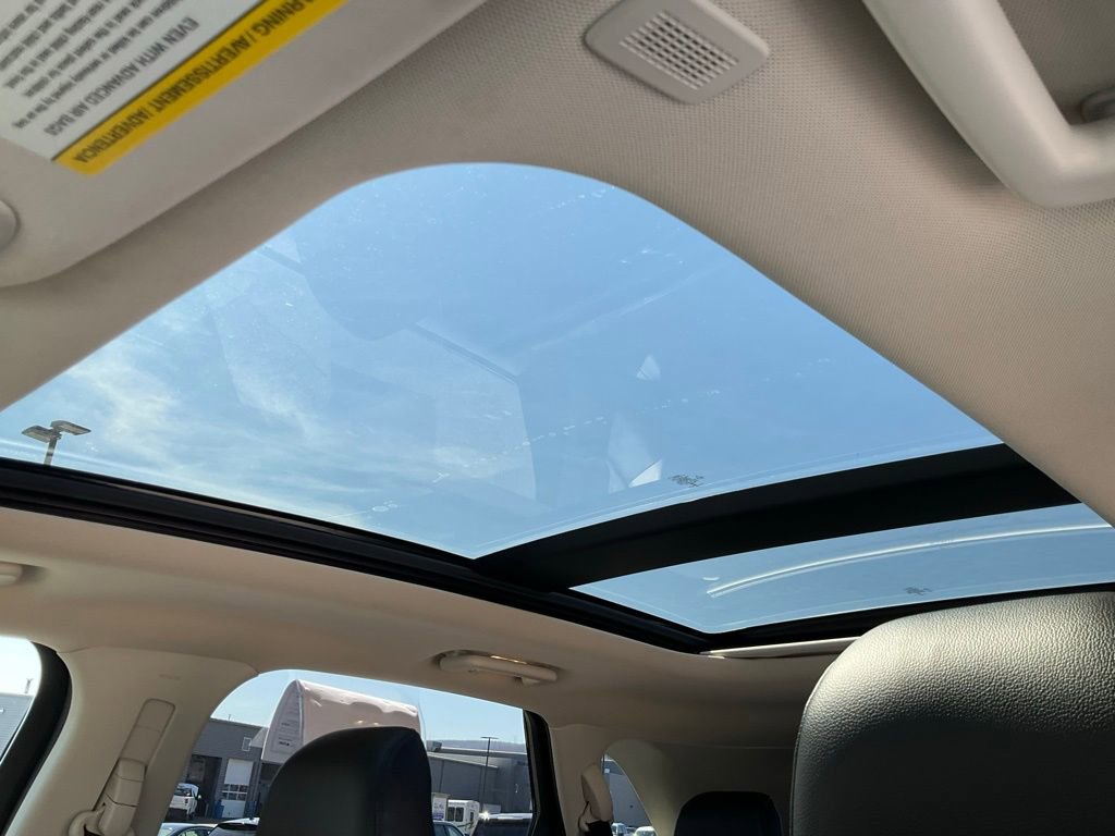 Used 2022 Ford Edge SEL w/ Convenience Package image 3