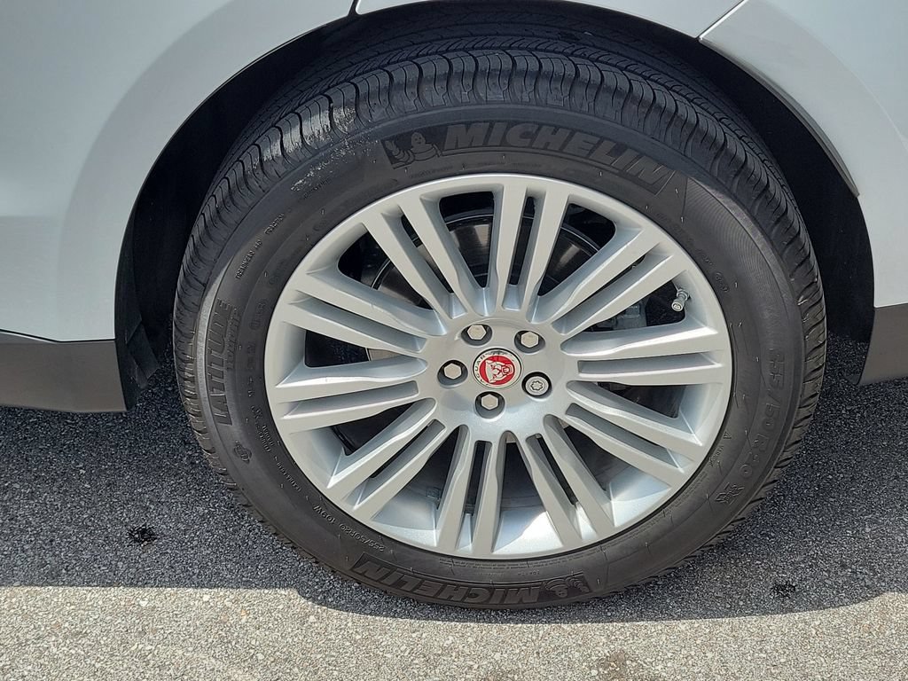 Used 2018 Jaguar F-PACE Portfolio AWD/4WD image 11