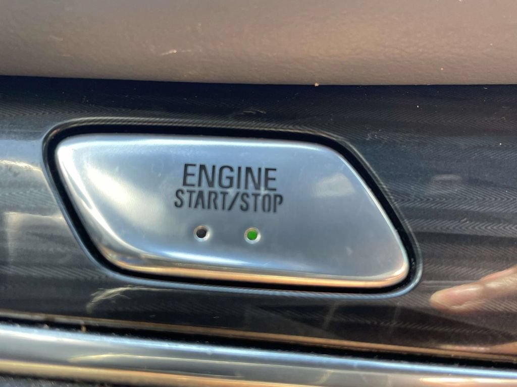 Used 2024 Buick Enclave Essence w/ Sport Touring Edition AWD/4WD image 27